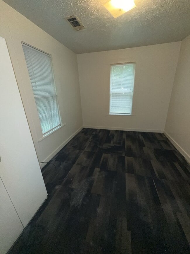 Building Photo - 2916 Thomas St