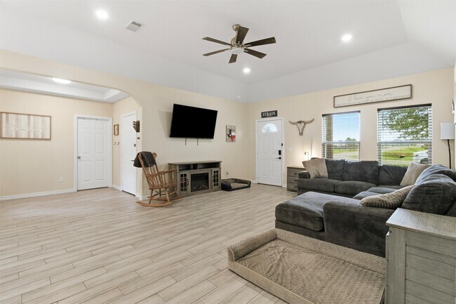 Building Photo - 16529 Kingsbury Dr