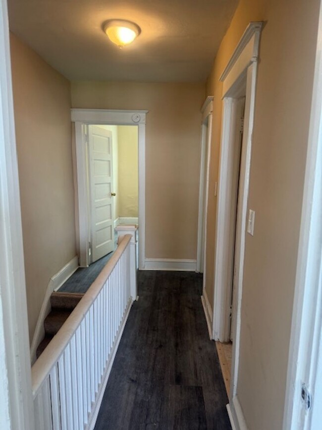 Building Photo - Front Porch Row - Oak Lane (SECTION 8 VOUR...