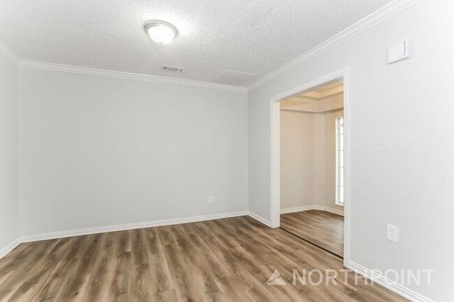 Building Photo - 3 BR/1BA | Newly Renovated Single Family Home |  1-Car Covered Parking | Backyard!