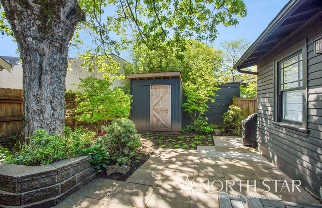 Building Photo - Beautifully Remodeled Classic Craftsman in Prime Portland Location