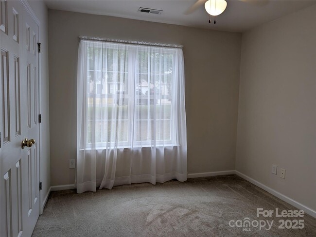 Building Photo - 3114 Pine Pointe St