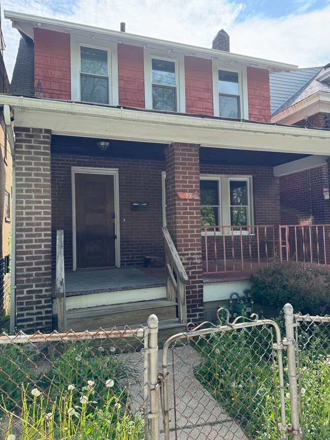 Building Photo - Newly Renovated 3BD 1BA house in Mt. Washington!