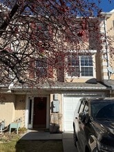 Building Photo - 452 Argyll Ct