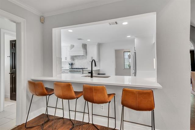 Building Photo - 4215 Green Meadow E