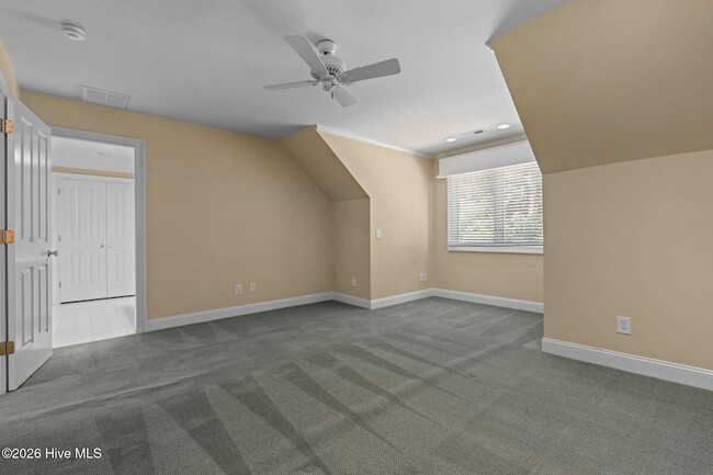 Building Photo - 50 Oak Meadow Rd