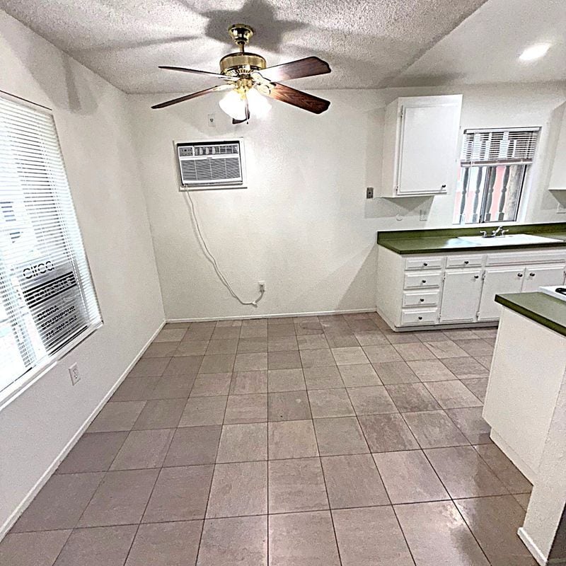 Building Photo - 420 E Blueridge Ave