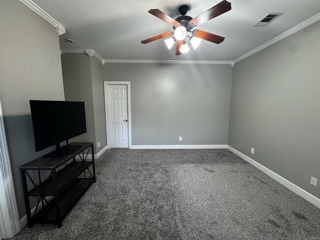 Building Photo - 520 Breckinridge Ln