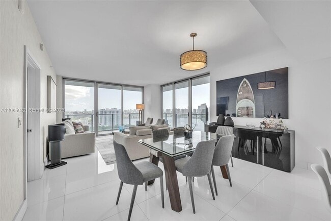 Building Photo - 16385 Biscayne Blvd