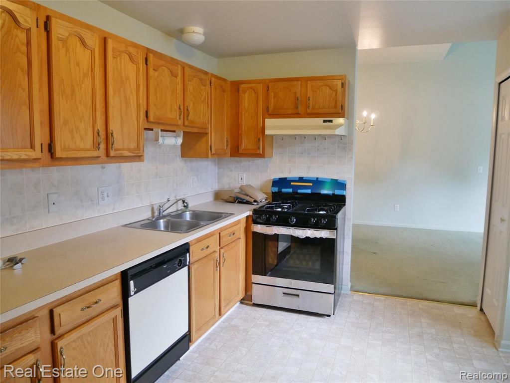 Building Photo - 5499 Seabreeze Ln