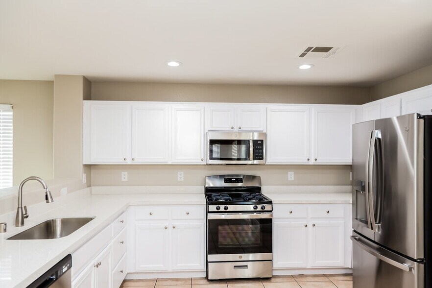 Building Photo - 76 Mandala Peak Ave