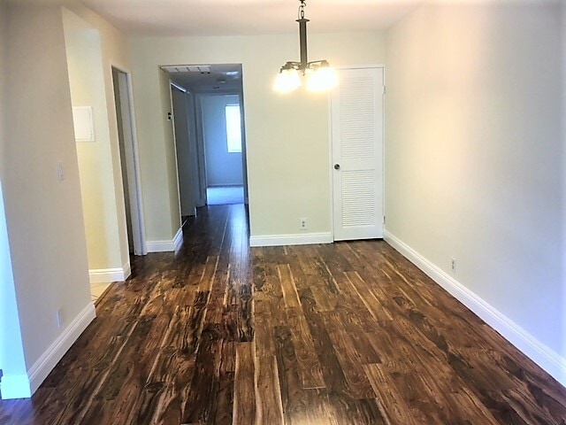 Building Photo - Great location! 2 bed 2 bath Simi Valley condo!