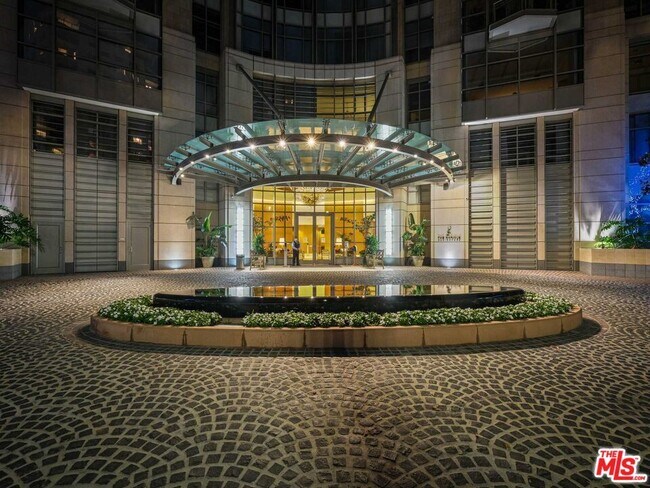 Building Photo - 10776 Wilshire Blvd