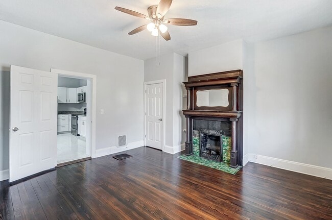 Building Photo - Three Bedroom Home in Hamilton!