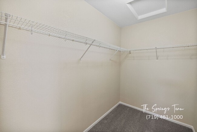 Building Photo - Charming 2BD/2.5BA Townhome with Attached ...