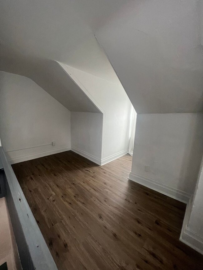 Building Photo - Spacious 3 bedroom, 2 bath home in Sharpsburg