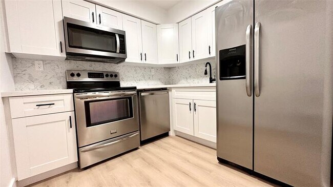 Primary Photo - 1460 NW 22nd Ct