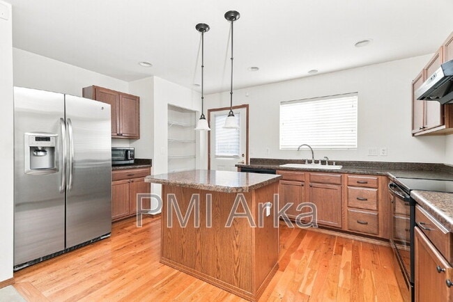 Building Photo - 11048 Elliston Way NE
