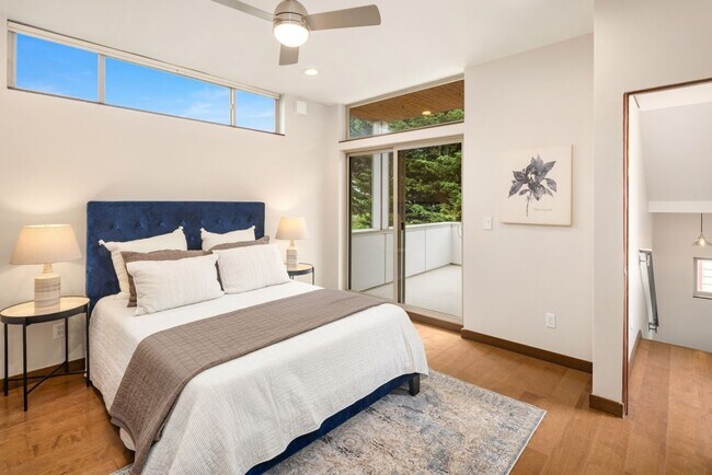 Building Photo - 3bd/3ba Seattle Townhome
