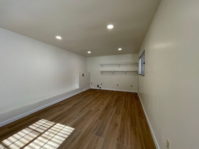 Building Photo - 8449 Grand Ave