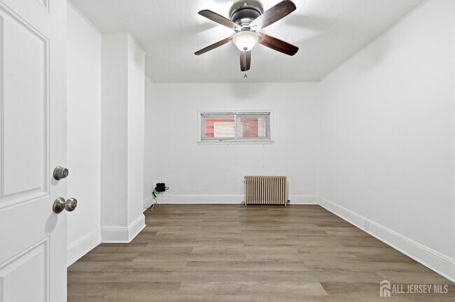 Building Photo - 182 Avenue F