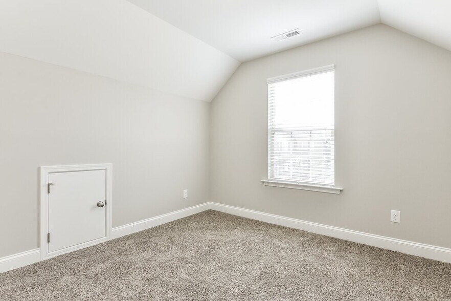 Building Photo - 170 Davelyn Ct