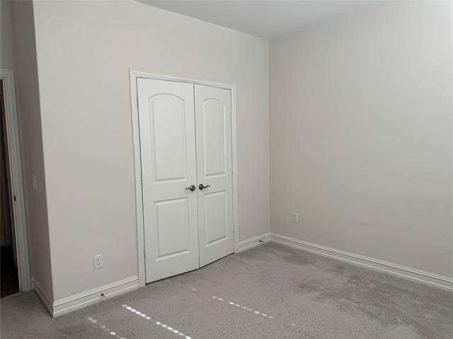 Building Photo - 2724 Southampton Dr
