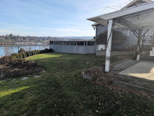 Building Photo - Peterson, D