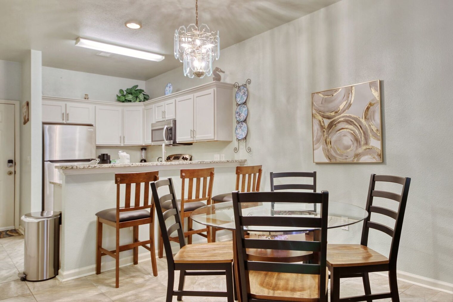 Building Photo - 1310 River Oaks Dr