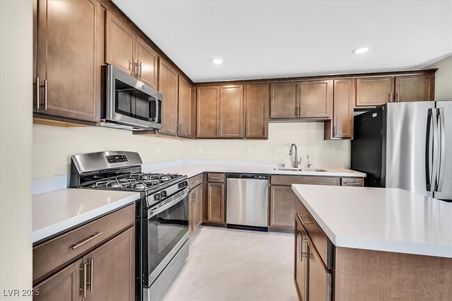 Building Photo - 366 Rosefinch St