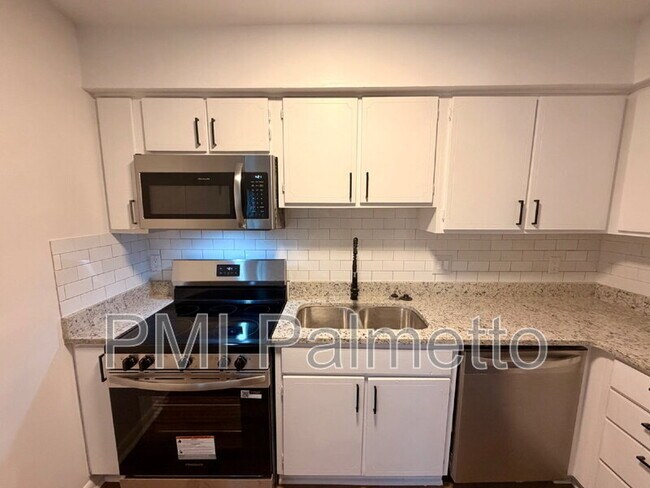 Building Photo - 1241 Grove Park Ln