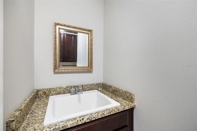 Building Photo - 4123 Windcrest Dr