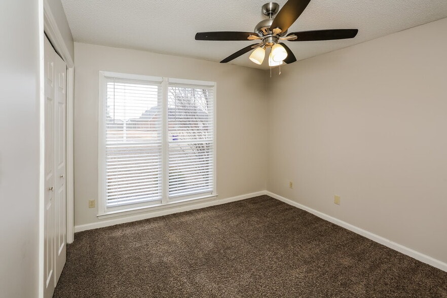 Building Photo - 8674 Leaf Manor Cove