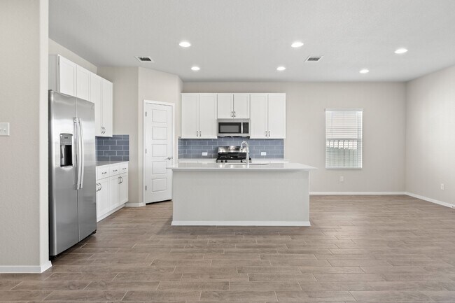 Building Photo - Great Condition Single Story Kyle Home