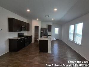 Building Photo - 345 Middle Grn Lp