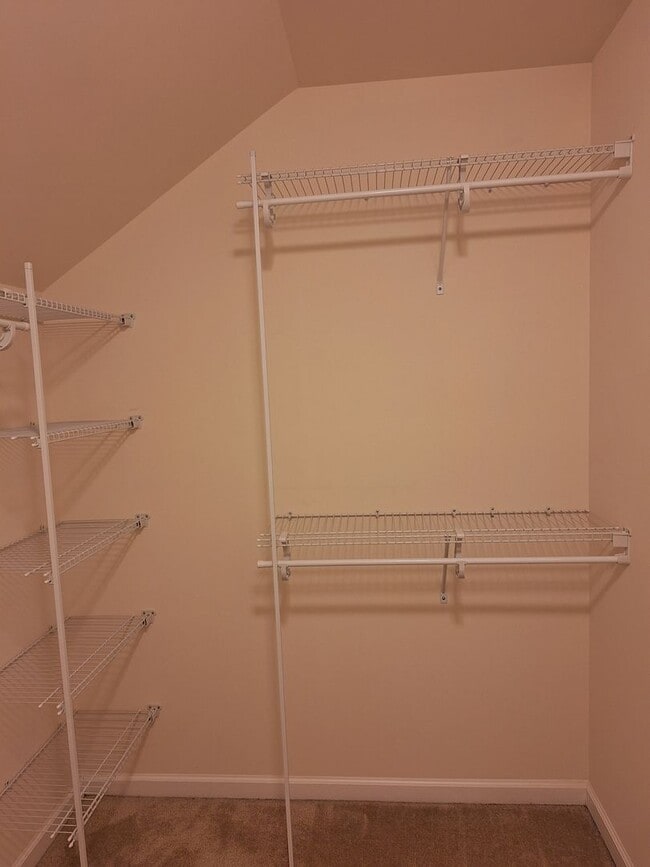 Building Photo - ***HURRY, MOVE IN SPECIAL****Superb Home Located in the Catawba Hills Neighborhood!