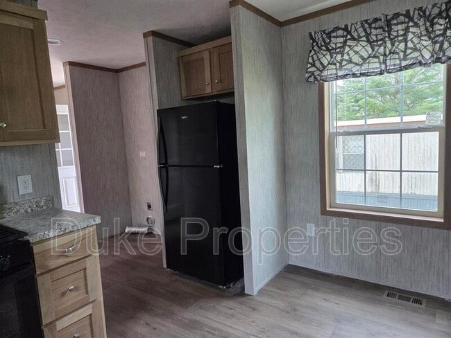 Building Photo - 410 Donegal Dr