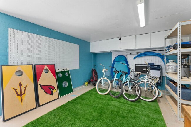 Building Photo - 11031 W Cumberland Dr