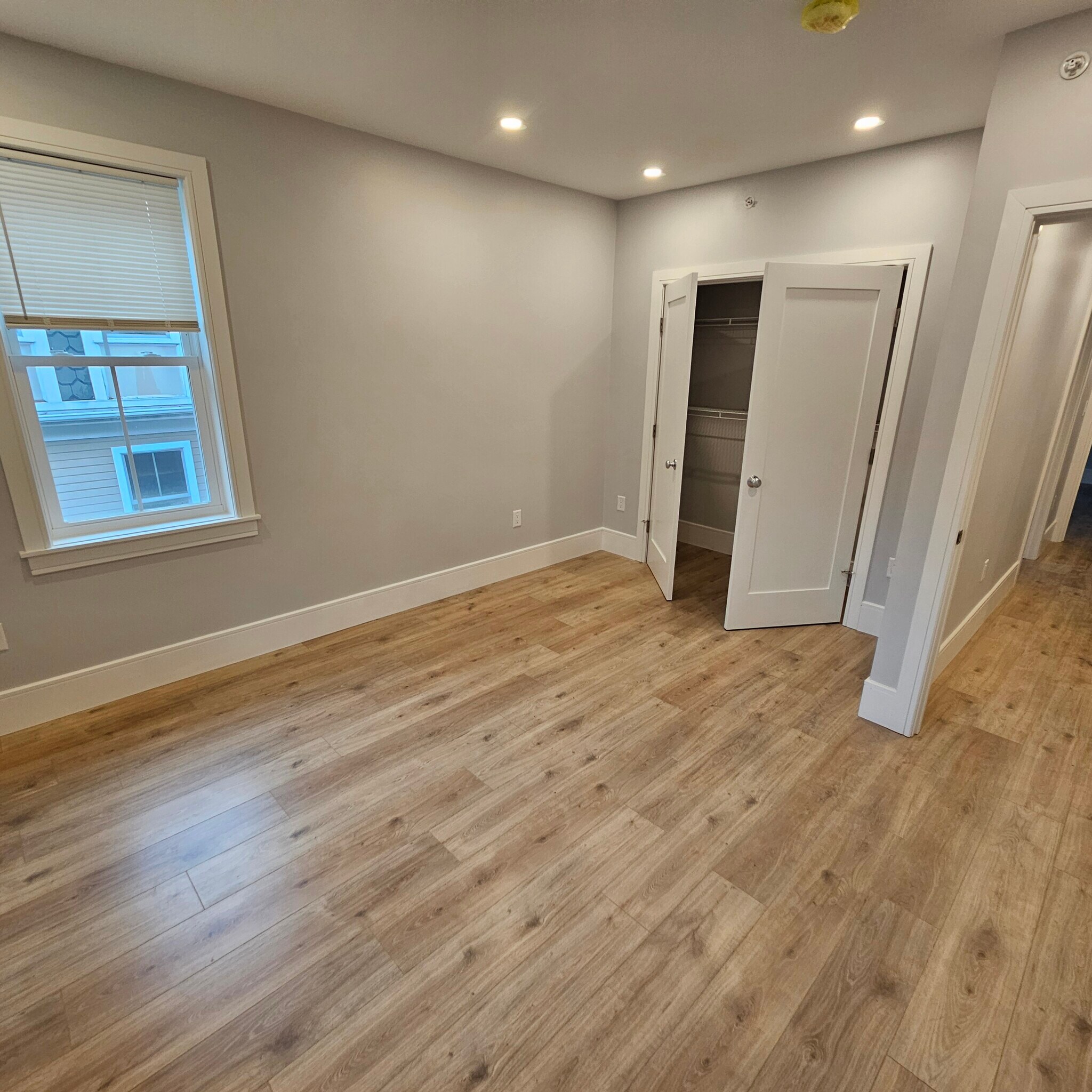 Building Photo - 124 Kenrick St