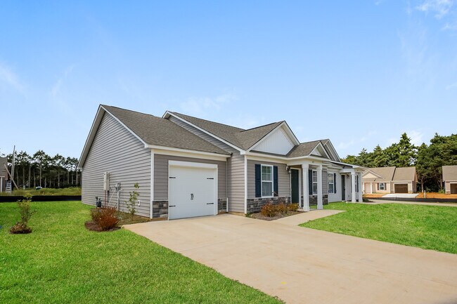 Building Photo - 485 Conifer St