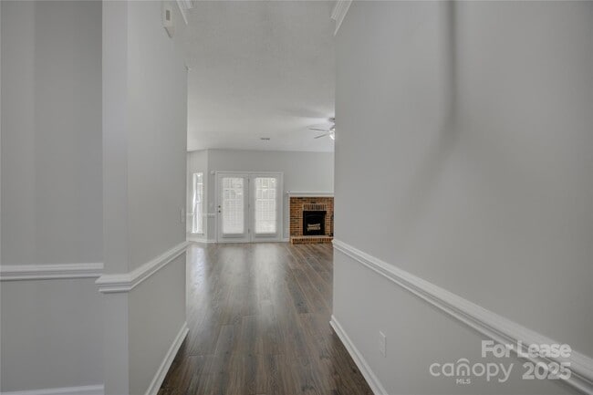 Building Photo - 7017 Scuppernong Ct