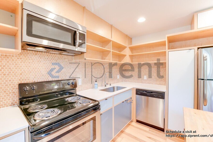 Building Photo - 1601 South Main St