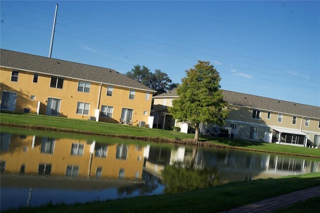 Building Photo - 4925 Poolside Dr