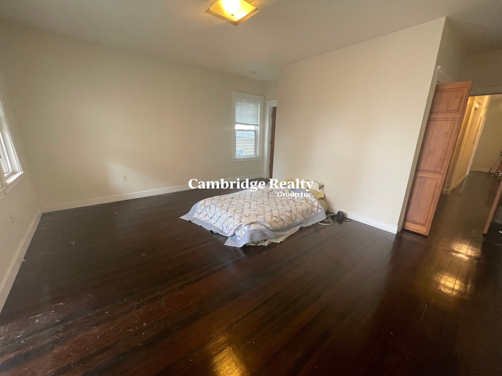 Building Photo - 6 Giles Park