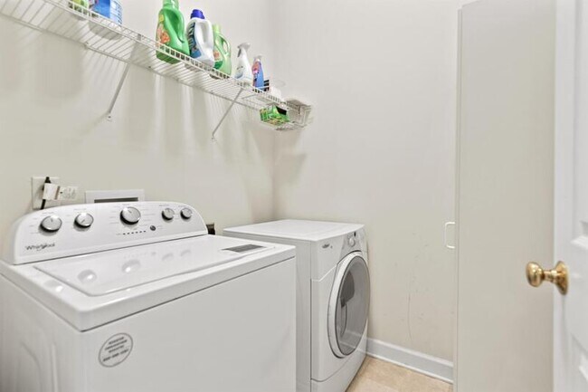 Building Photo - 3648 Billings St