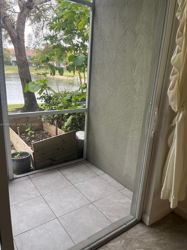 Building Photo - 4211 Napoli Lake Dr