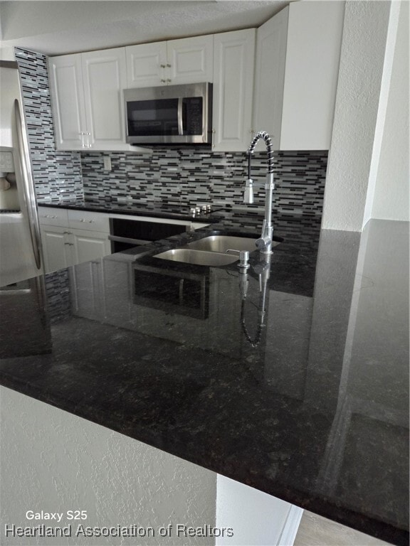 Building Photo - 2131 Lakeview Dr