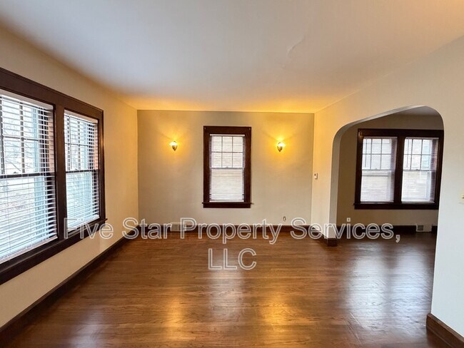 Building Photo - 604 Bryn Mawr Blvd