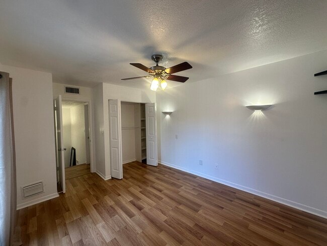 Building Photo - 8559 Boca Rio Dr