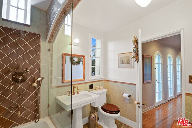 Building Photo - 6717 Whitley Terrace